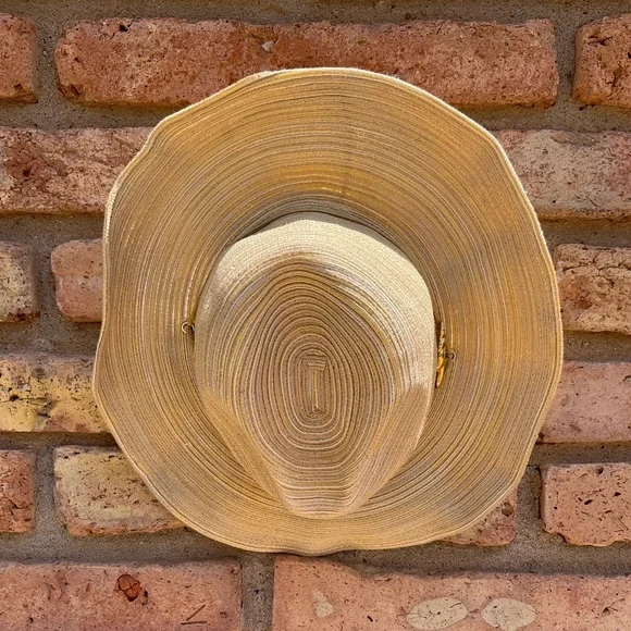 🐚 Scala Hat with FREE Shell Pin - Picture 3 of 12